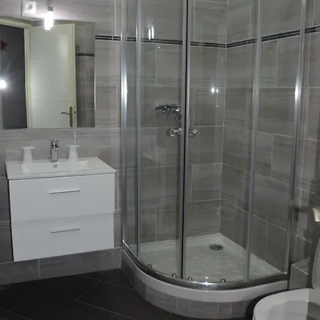 Au Picardy Hotel *