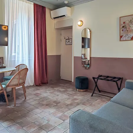 Au Picardy ニース