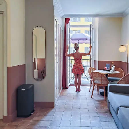 Au Picardy Hotel *